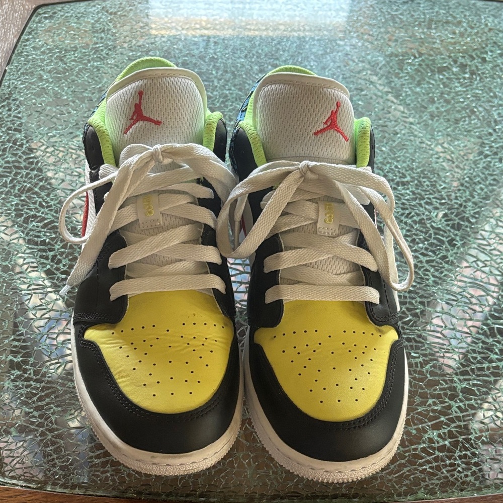 Jordan Kids Low-Top Sneakers in Yellow, Black & White with Neon Green Accents